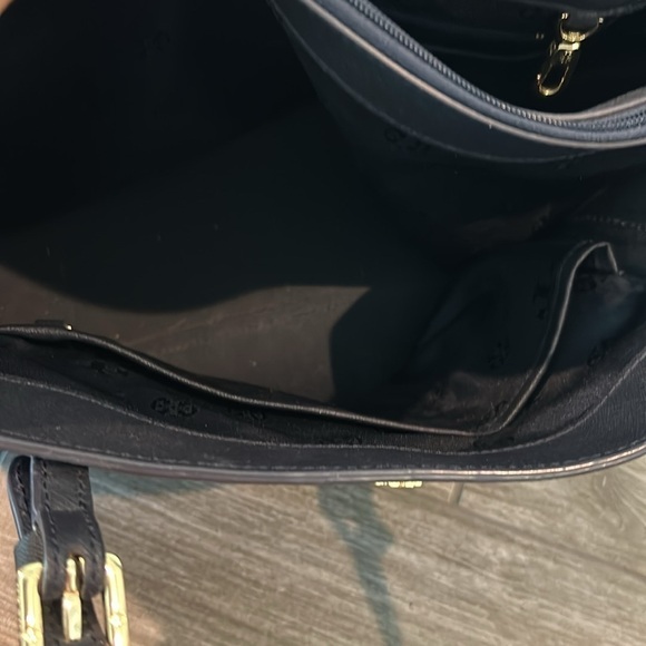 EUC Tory Burch York Buckle Tote Navy Purse Bag Saffiano Leather - Picture 9 of 12